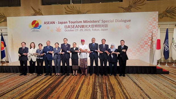 At the ASEAN-Japan Tourism Ministers’ Special Dialogue that was held from October 27-29 in Tokyo. (Photo: VNA)