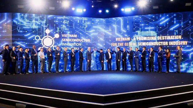 Delegates launch the Vietnam Semiconductor Innovation Network. (Photo: VNA)