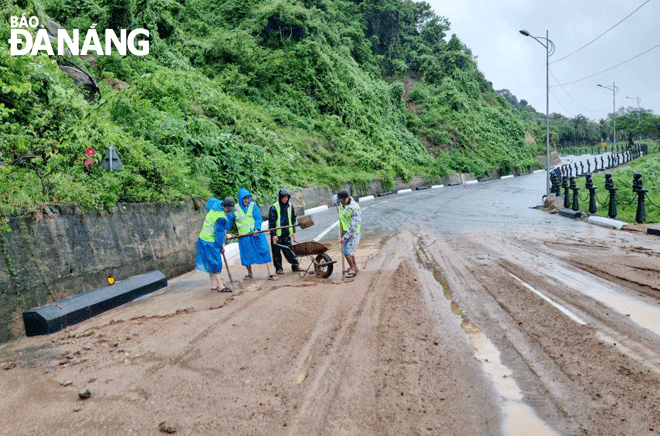 Some roads leading to the Son Tra Peninsula are being upgraded, aimed at preventing from landslides during the rainy season. Photo: THANH LAN