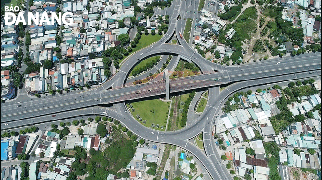 Da Nang’s traffic is increasingly modern. An overpass at different level of the Hue J-junction is seen from above. Photo: THANH LAN