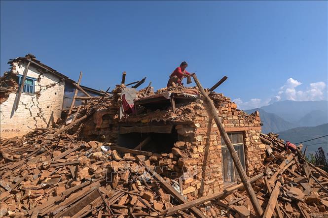 Những ngôi nhà bị phá hủy sau động đất tại Jajarkot, Nepal ngày 6-11-2023. Ảnh: AFP/TTXVN