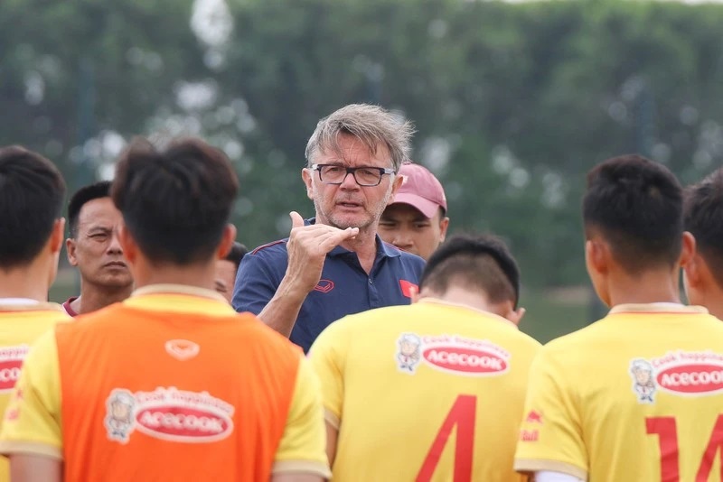 HLV Philippe Troussier đã công bố danh sách 28 cầu thủ sang Philippines. (Nguồn: Vietnam+)