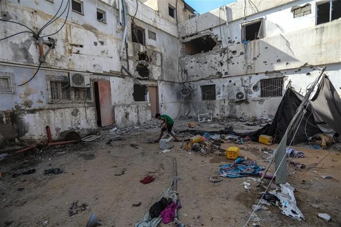 Một bệnh viện ở thành phố Gaza bị hư hại sau cuộc tấn công của lực lượng Israel ngày 9/11/2023. (Ảnh: TTXVN)