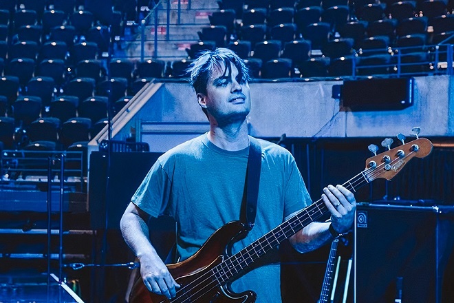 Sam Farrar, người đa năng nhất nhóm. (Nguồn: Instagram nhân vật)