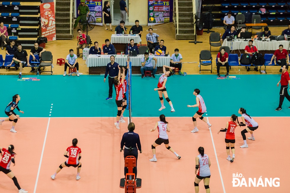 After 4 rounds, 4 female teams took turns leading Group C and won tickets to the final round. They were Ninh Binh (18 points), Information Corps (16 points), Thai Binh (13 points), Industry and Trade Bank (5 points). Ho Chi Minh City team bid farewell to the tournament and were relegated after finishing at the bottom of the table with 3 points.