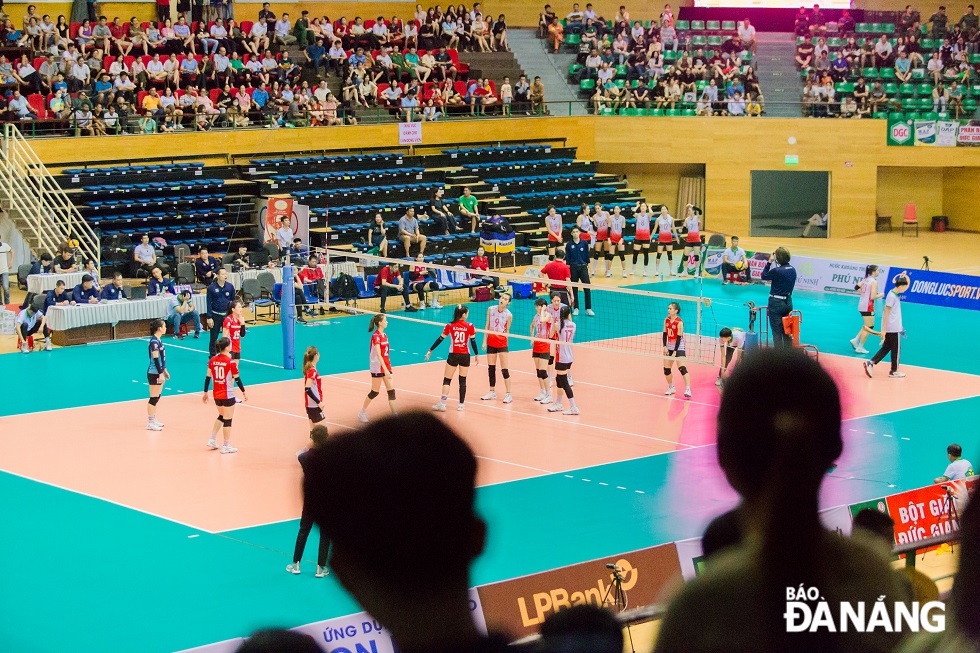 Deputy Director of the Da Nang Department of Culture and Sports Nguyen Trong Thao acknowledged that, through days of exciting and exciting competition, round 2 of the 2023 National Volleyball Championship left many impressions in the hearts of the audience. With the current facilities, the city will strive to continue hosting national volleyball championship tournaments in the future.