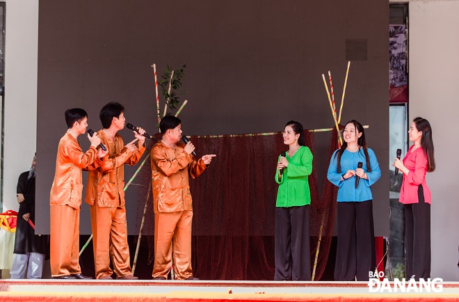 Liên hoan “Hát dân ca - hò khoan đối đáp” với sự tham gia của 6 đội thi thuộc Trung tâm Văn hóa, Thông tin và Thể thao các quận/huyện. Người dân và du khách sẽ được thưởng thức những điệu dân ca, hò khoan đối đáp mang âm hưởng văn hóa vùng biển, vùng sông nước…