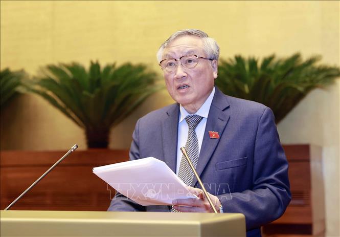 Chánh án Tòa án nhân dân tối cao Nguyễn Hòa Bình trình bày Báo cáo công tác năm 2023. Ảnh: TTXVN