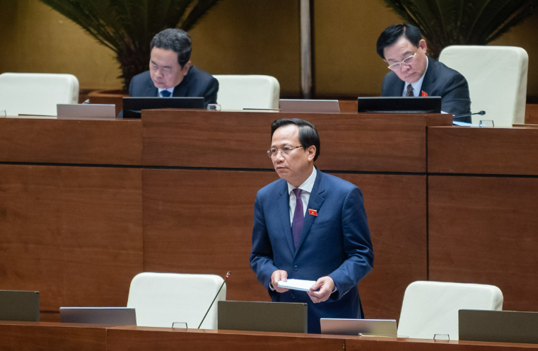 Bộ trưởng Bộ Lao động - Thương binh và Xã hội Đào Ngọc Dung làm rõ một số vấn đề đại biểu Quốc hội nêu.