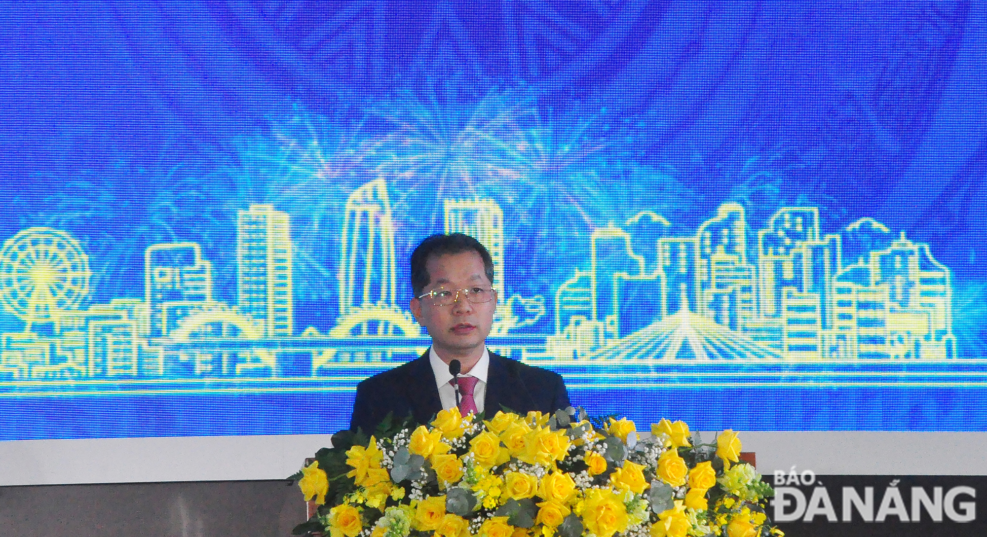 Da Nang Party Secretary Nguyen Van Quang delivers a closing speech at the announcement ceremony of the Da Nang Master Plan for the 2021-2030 period, with a vision toward 2050. Photo: THANH LAN