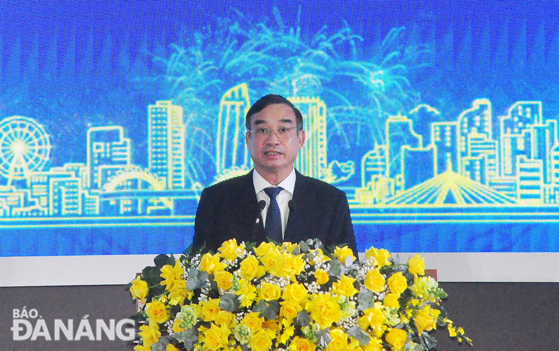 Da Nang People's Committee Chairman Le Trung Chinh speaks at the ceremony. Photo: THANH LAN