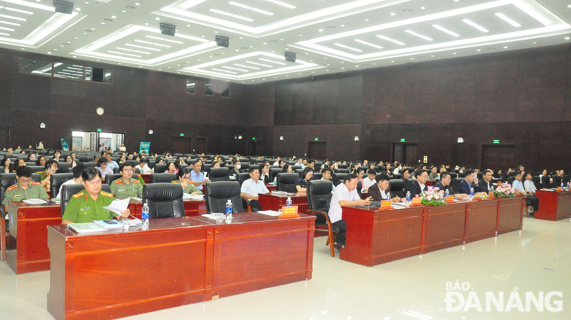 the programme on supporting and guiding procedures for FDI enterprises held in the city on Tuesday