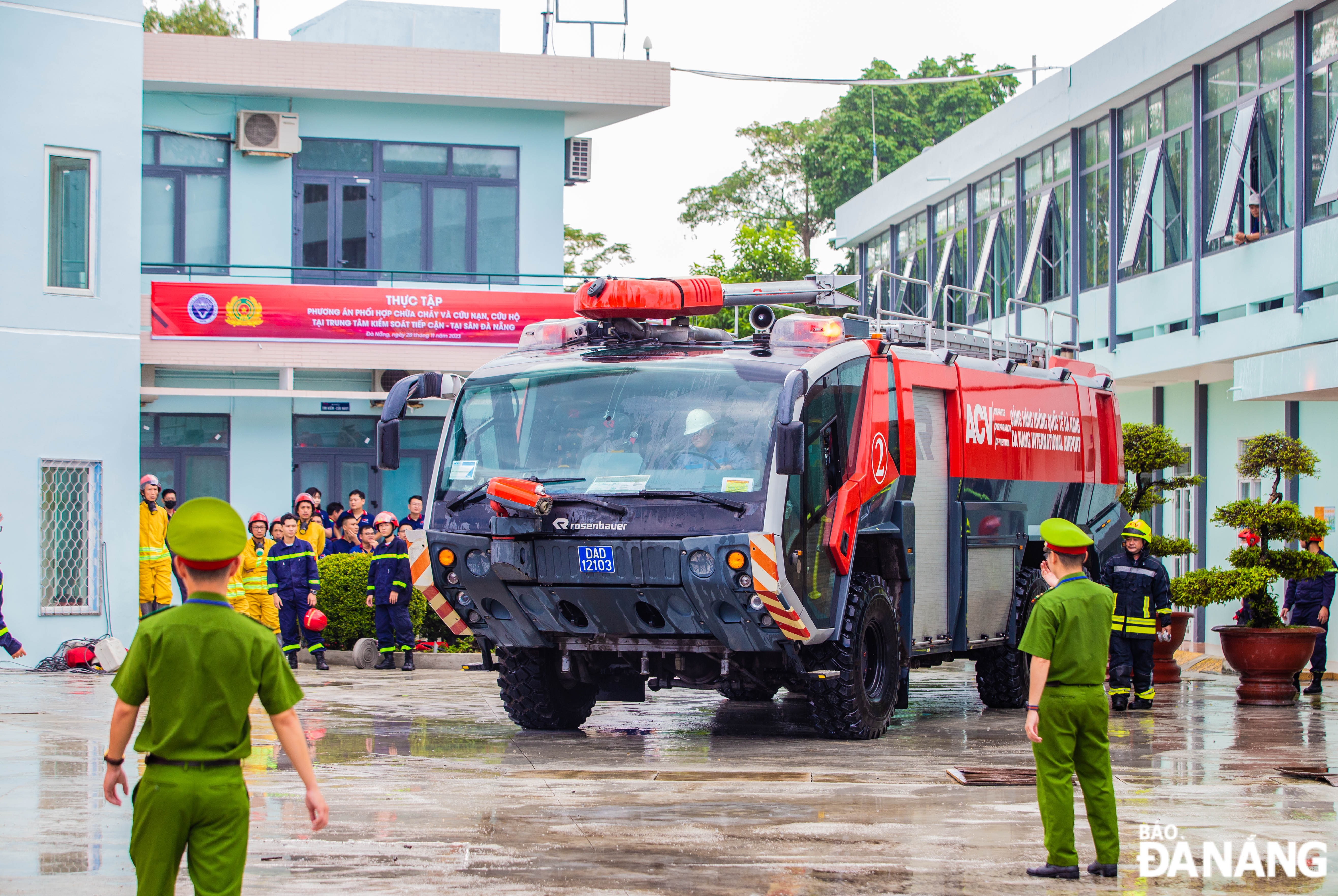 The most modern fire truck in the world, named Panther 6X6, with full 6-wheel drive, is present at the drill.