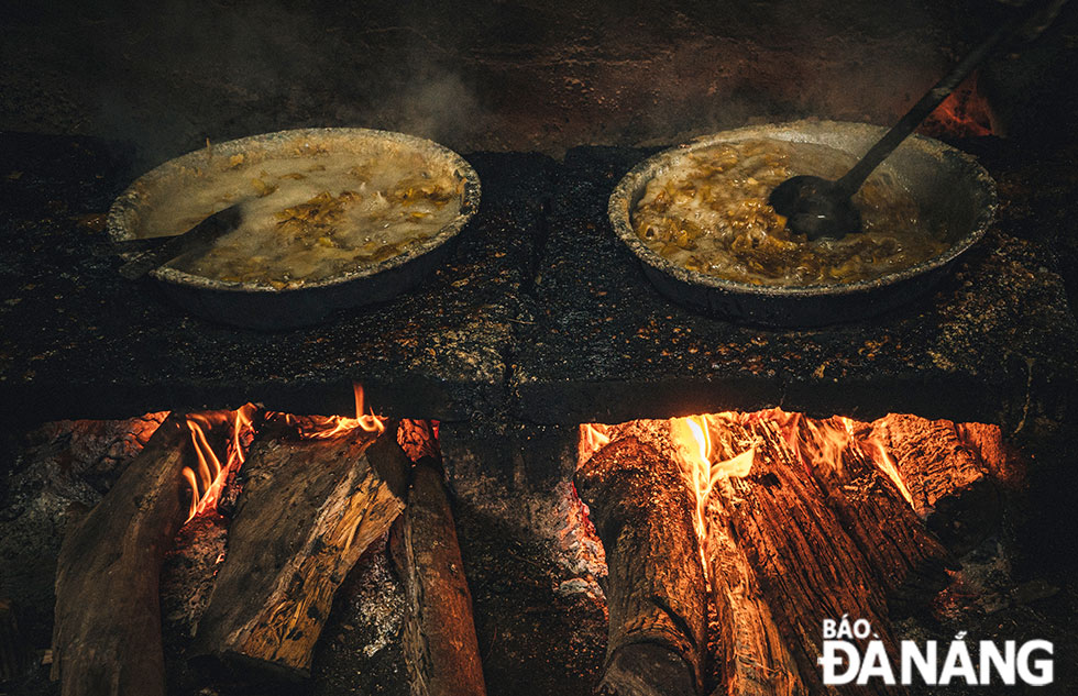 The ginger is then cooked in sugar syrup on wood fires for about an hour until the slices become more firm and the sugar is neatly wrapped around each slice.