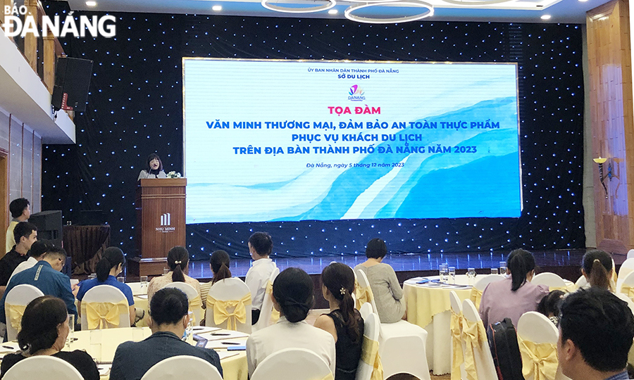 A representative of the Department of Tourism said that these activities will help tourism businesses and service providers standardise skills and behavior to serve tourists. Photo: THU HA