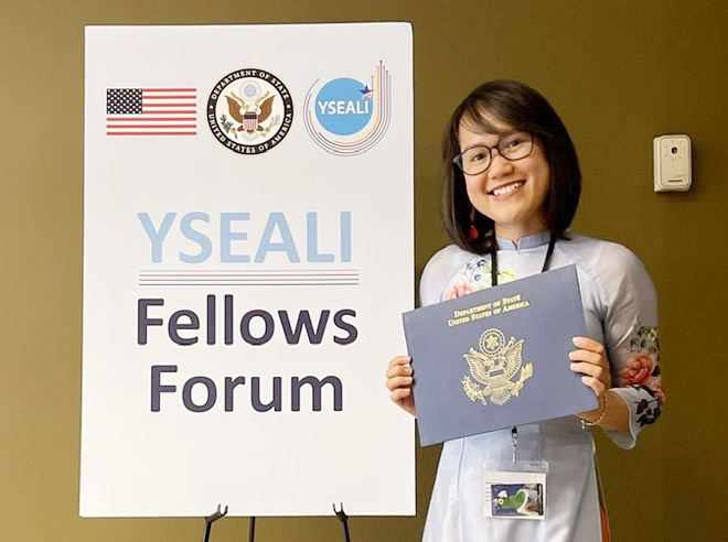 Huỳnh Thị Kim Oanh vừa hoàn thành Chương trình học bổng YSEALI dành cho thủ lĩnh trẻ và cán bộ trẻ tại Washington DC, Mỹ. Ảnh: Nhân vật cung cấp