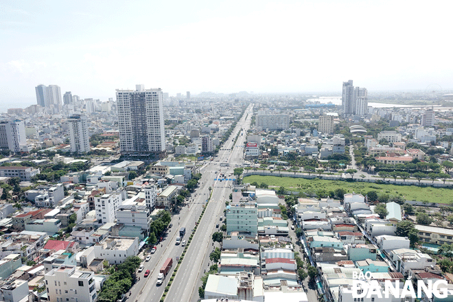 A number of large plots of land along Ngo Quyen Street have been and are about to be auctioned to call for investment in projects serving the local socio-economic development. Photo: HOANG HIEP