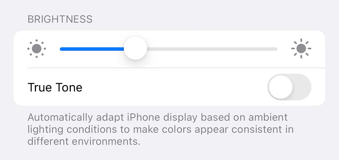 Nếu tính năng độ sáng tự động bị tắt mà thiết bị vẫn tự chỉnh độ sáng thì việc tắt True Tone sẽ ngăn điều này.