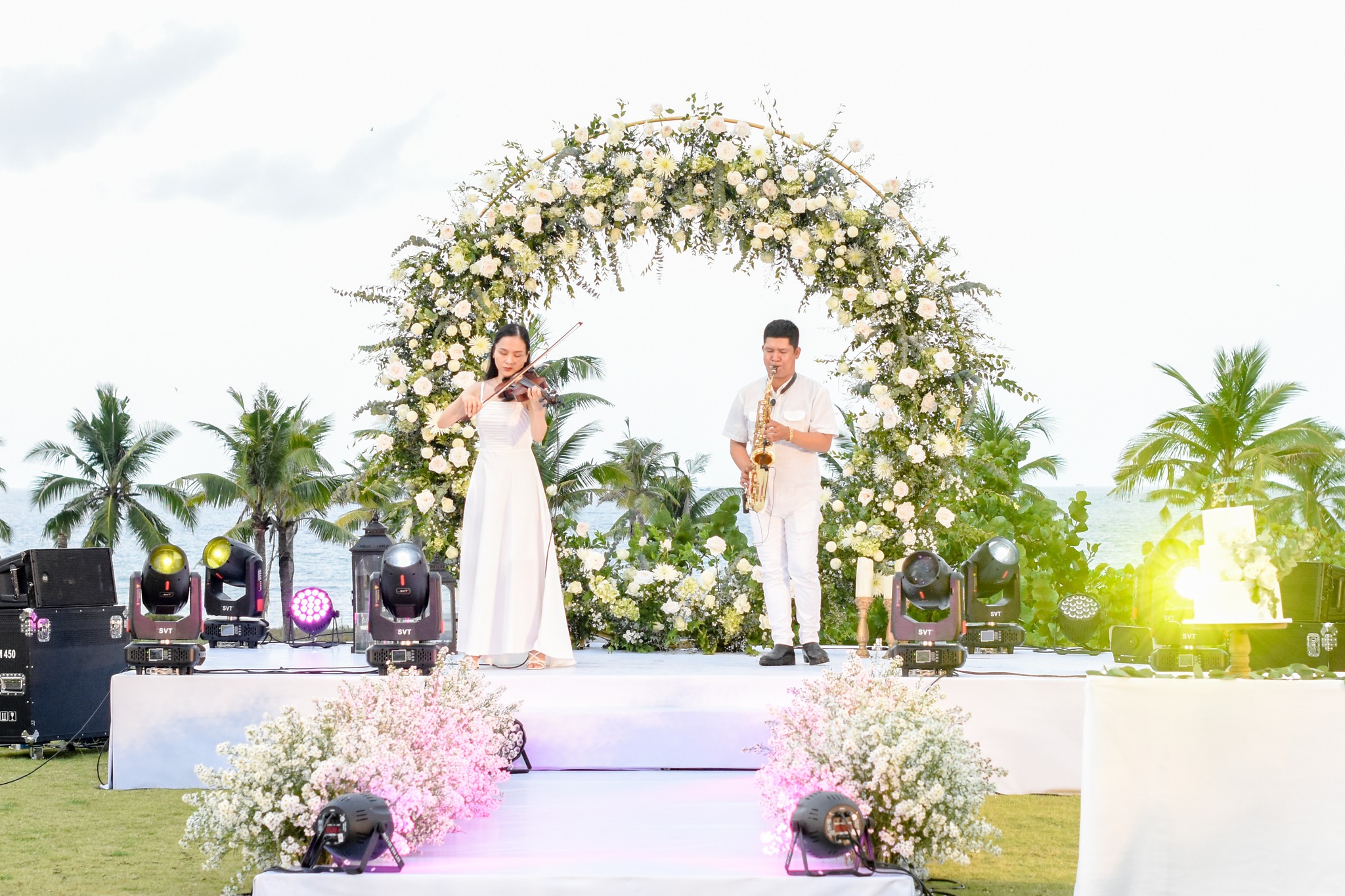 Da Nang has enough conditions in terms of infrastructure, services, and human resources to attract the wedding tourist markets. IN PHOTO: An outdoor wedding space at the Furama Resort Da Nang. (Photo courtesy of Furama Resort Da Nang)