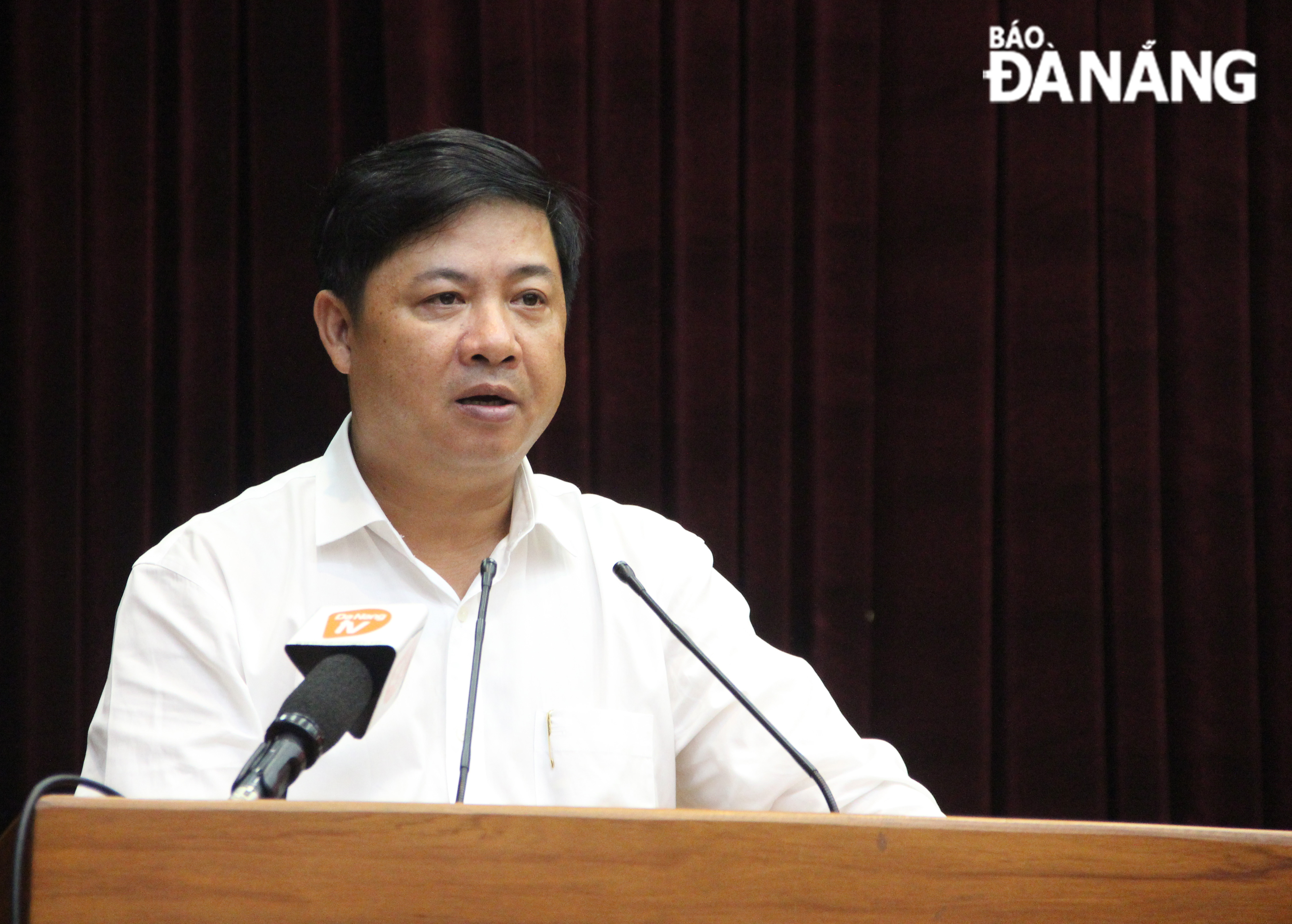 Deputy Secretary of the Da Nang Party Committee Luong Nguyen Minh Triet speaking at the event. Photo: X.H