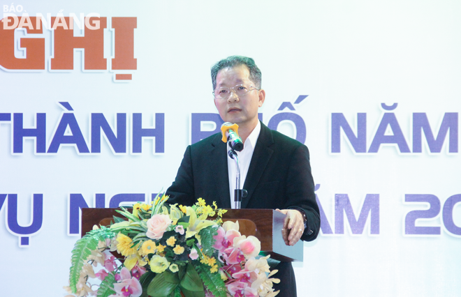 Da Nang Party Committee Secretary Nguyen Van Quang giving a directive speech at the event. Photo: M.Q