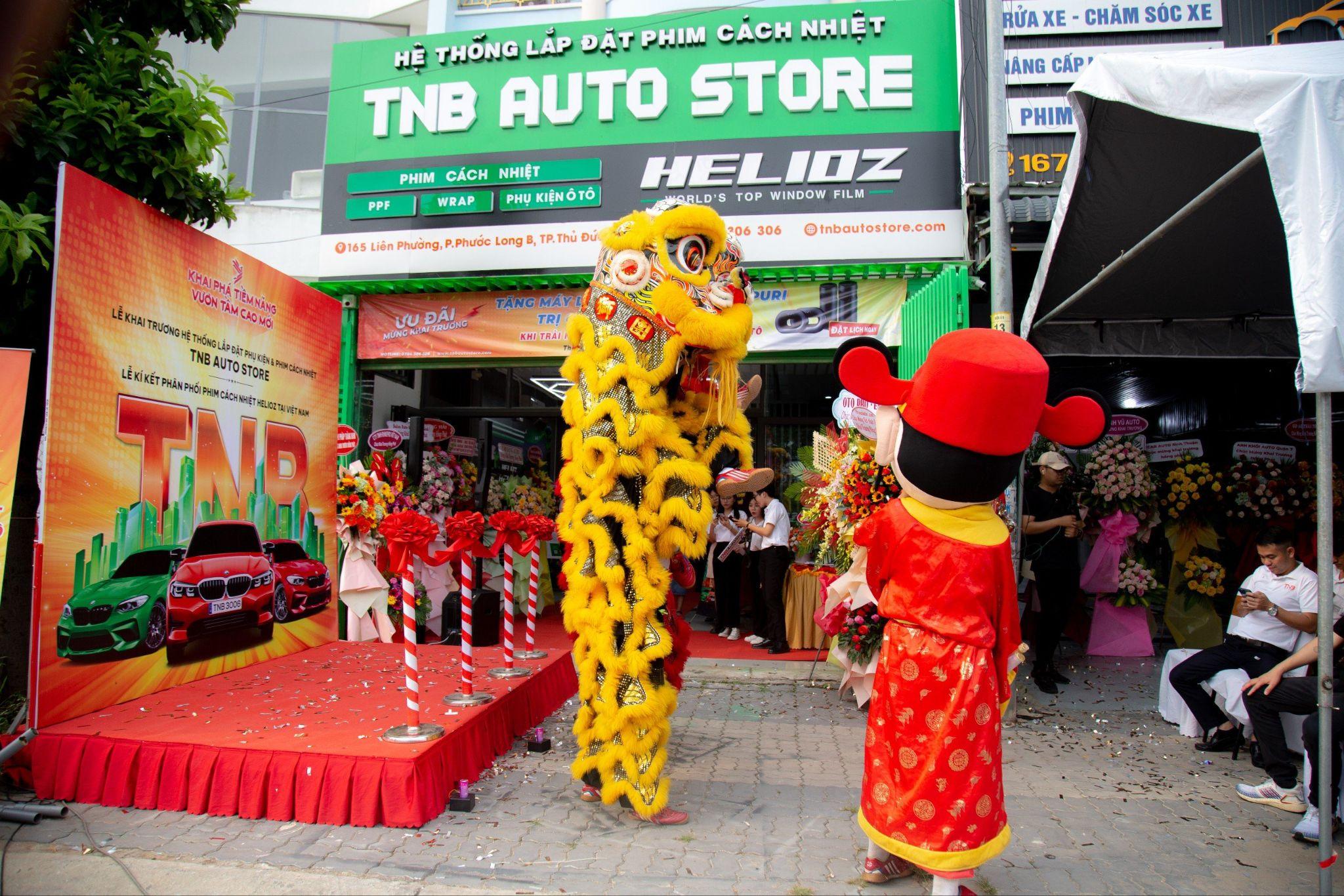 TNB Auto Store - Hệ thống lắp đặt Phim cách nhiệt ô tô chuyên nghiệp.