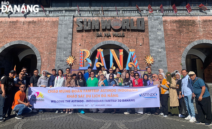 During their stay in Da Nang, the famtrip group from Indonesia visits some tourist attractions in the city.