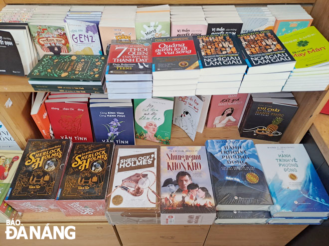 Many best-selling works are displayed at the Fahasa bookstore. Photo: K.H