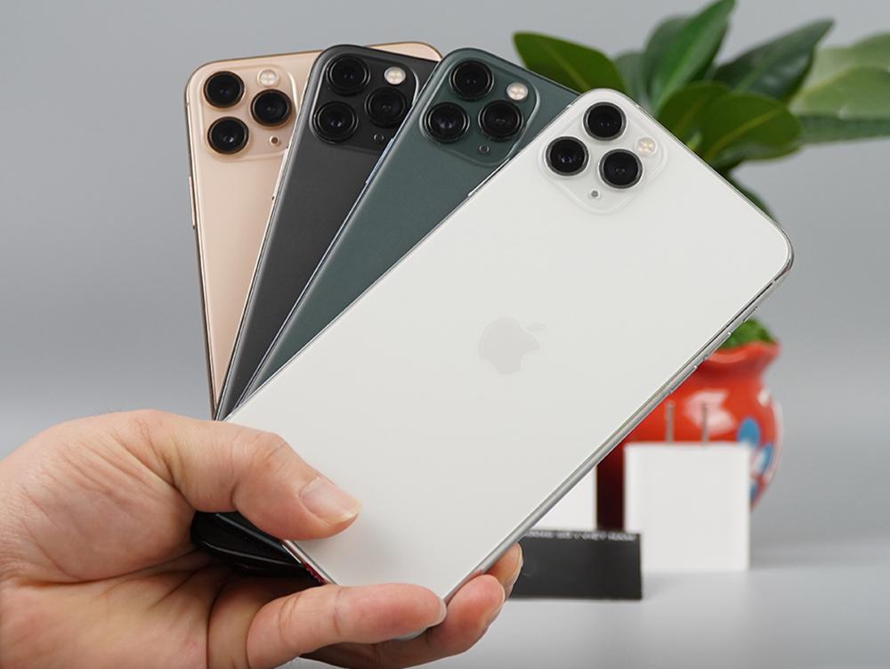 iPhone 11 Pro Max với 4 màu sắc: vàng, đen, xanh và trắng.