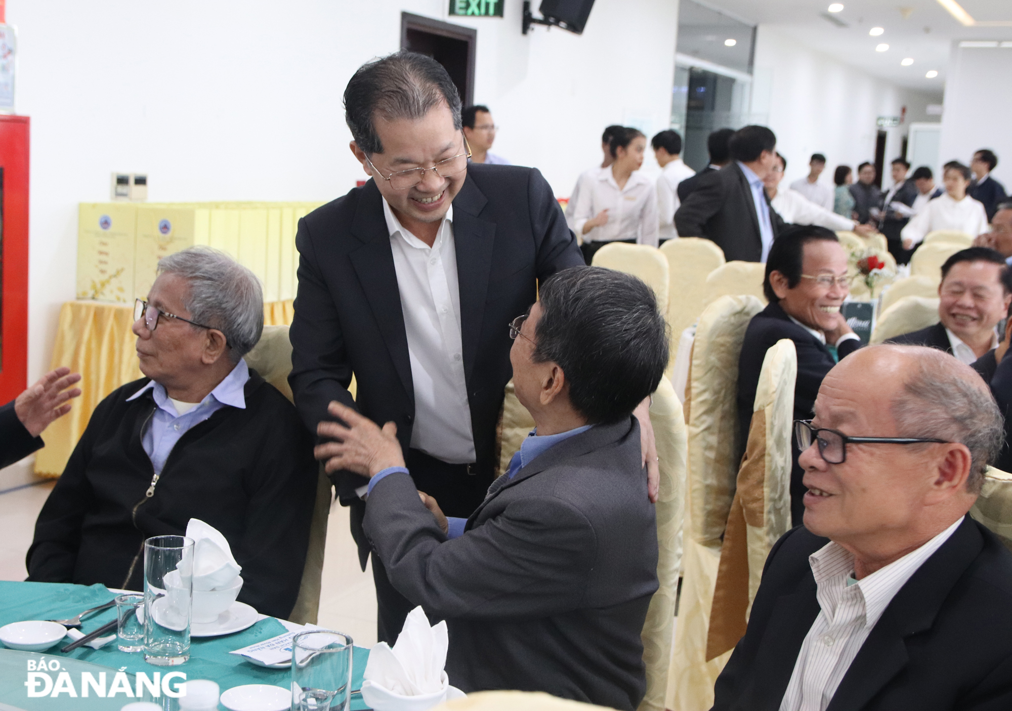 Secretary Quang meeting with retired senior officials