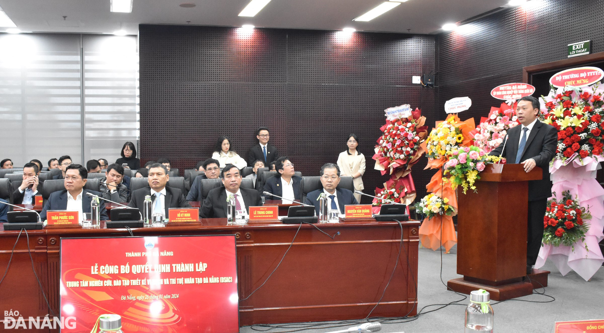 Deputy Minister of Information and Communications Nguyen Huy Dung speaking at the ceremony. Photo: HOANG HIEP-THU HA