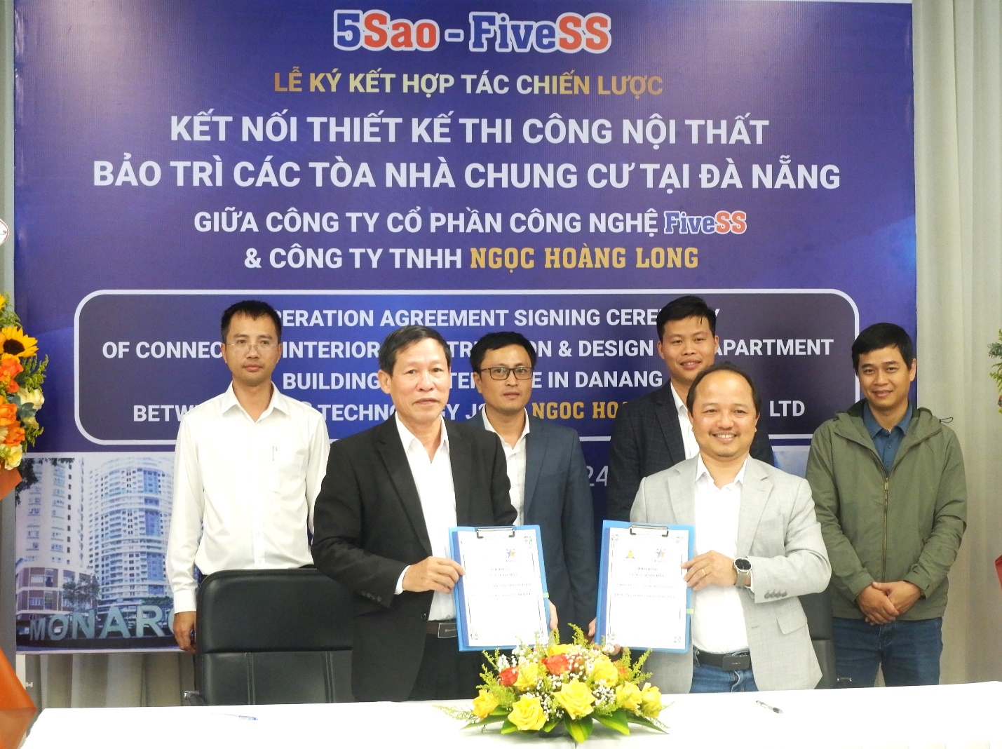 Đại diện Công ty CP Công nghệ FiveSS và Công ty TNHH Ngọc Hoàng Long ký kết hợp tác