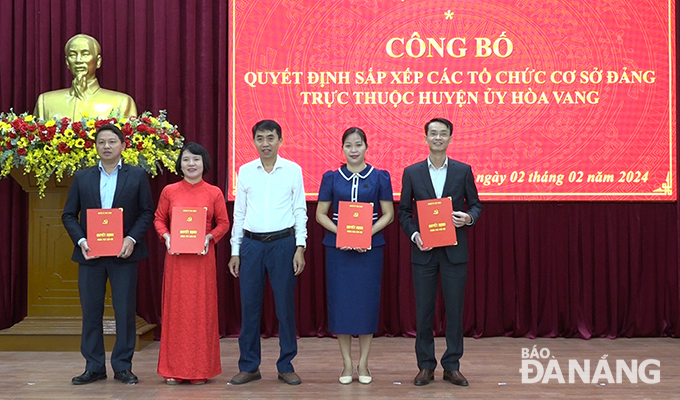 Các đại biểu dự hội nghị tập trung đánh giá kết quả thực hiện năm 2022 và nghiên cứu giải pháp quyết liệt thực hiện hoàn thành kế hoạch đầu tư công và giải phóng mặt bằng năm 2023. Ảnh: HOÀNG HIỆP