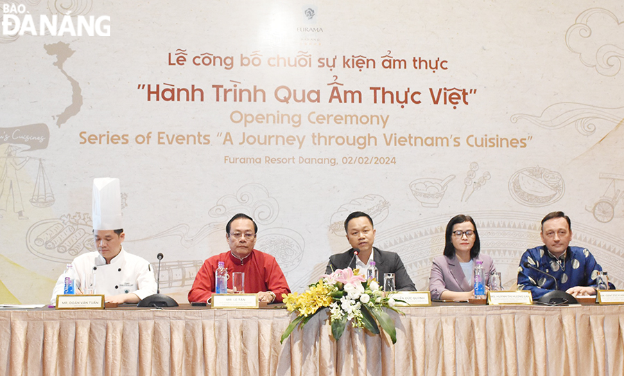 Tổng Giám đốc Khu nghỉ dưỡng Furama Đà Nẵng Nguyễn Đức Quỳnh (giữa) công bố thông tin về chuỗi sự kiện 