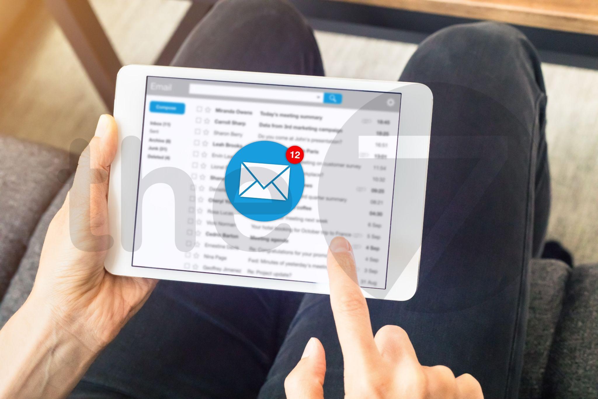 Email Marketing thu hút khách hàng tiềm năng sử dụng sản phẩm/dịch vụ của bạn. Nguồn ảnh: The7