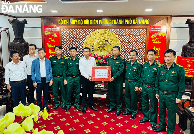 Phó Chủ tịch Thường trực UBND thành phố Đà Nẵng Hồ Kỳ Minh đã đến thăm, chúc tết cán bộ chiến sỹ (CBCS) Bộ đội Biên phòng (BĐBP) thành phố. 