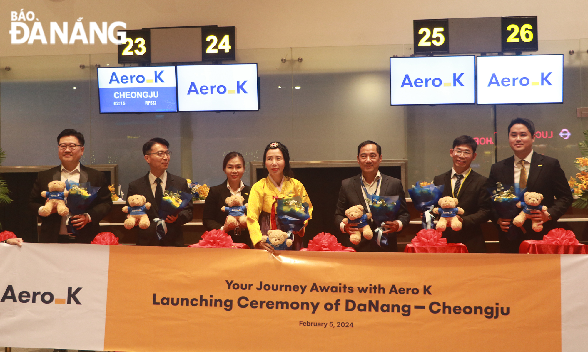 Delegates at the launching ceremony of Da Nang - Cheongju air route.