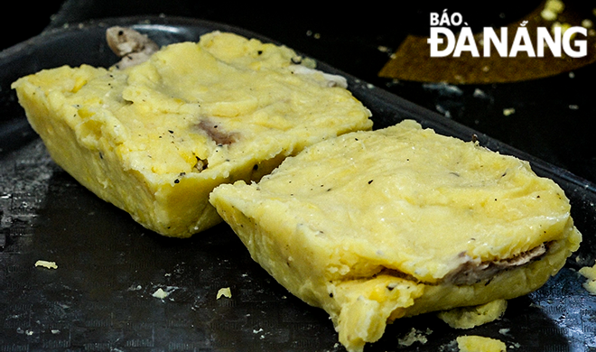 Bánh chưng, bánh tét là món ăn không thể thiếu trong dịp Tết cổ truyền dân tộc.