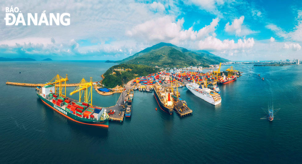 The Da Nang Port is identified as one of the most important commercial ports in Viet Nam, planned to become an international gateway port in the future.