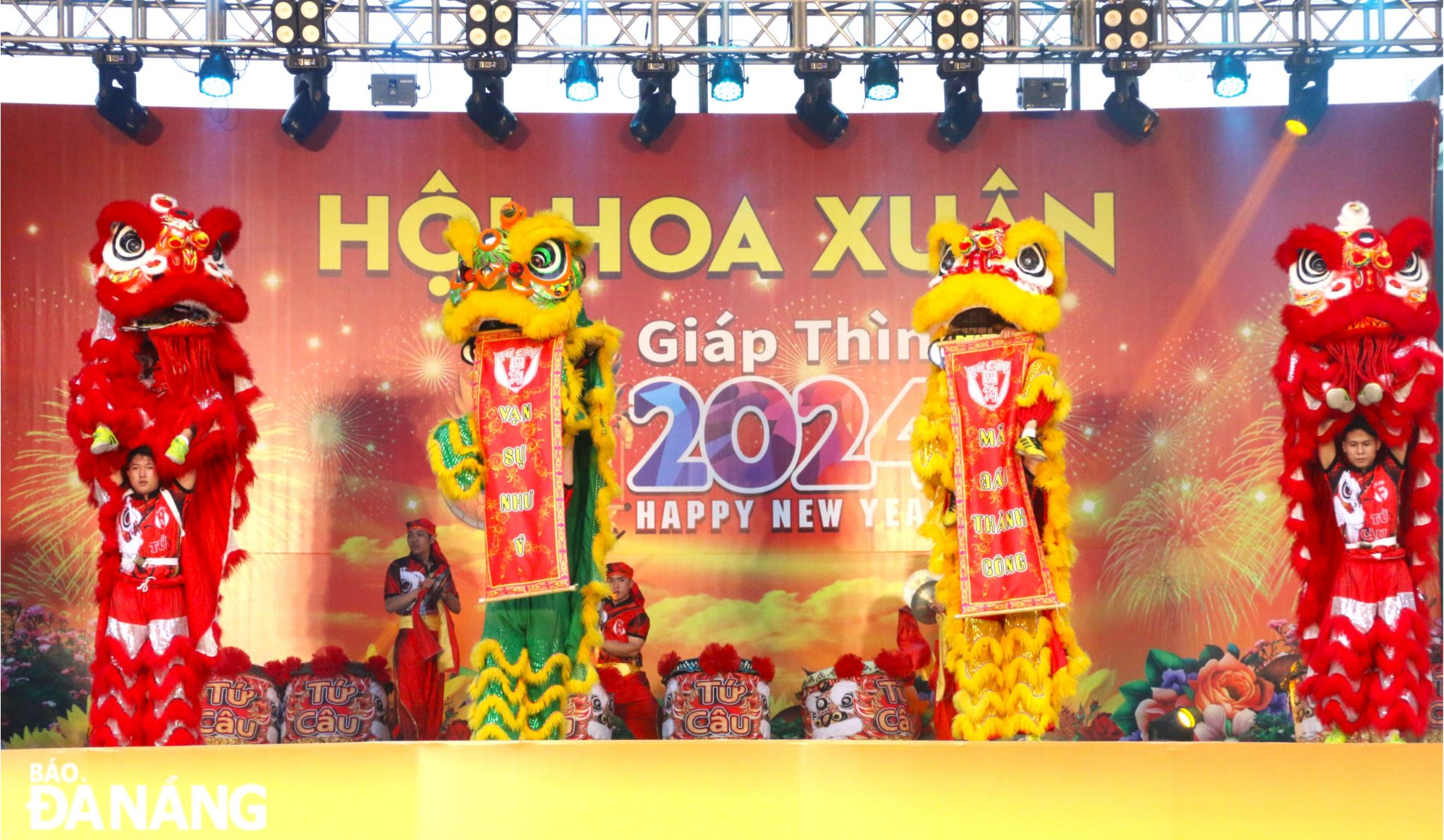 A lion dance performance at the opening ceremony of the festival. Photo: T.D