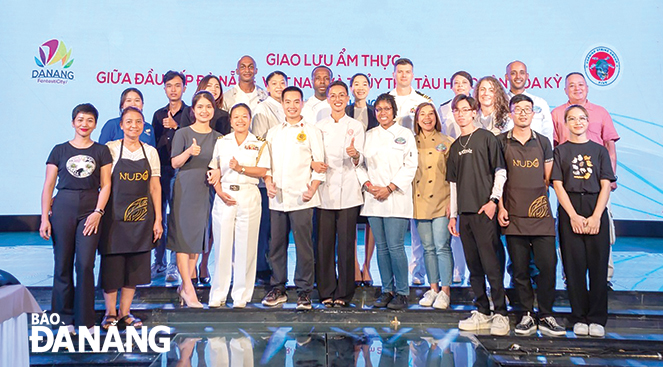 The Da Nang Culinary Culture Association organises a culinary exchange activity with the US Navy delegation in June 2023. Photo: VAN HOANG