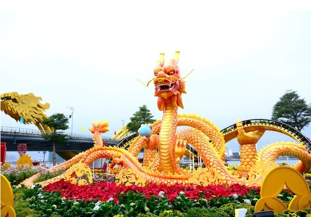 A dragon mascot statue on the Bach Dang Spring Flower Street