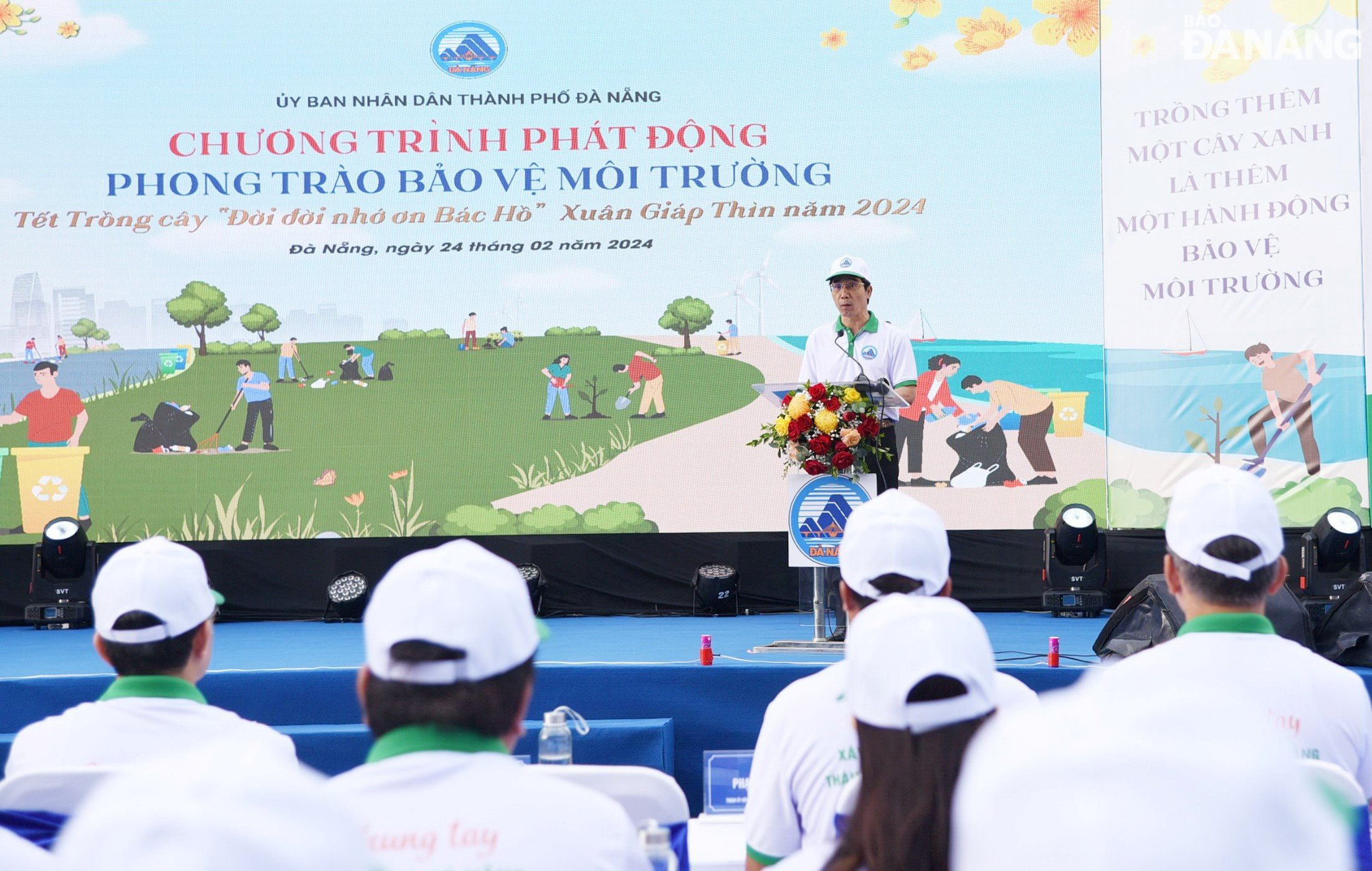 Vice Chairman of the Da Nang People's Committee Tran Chi Cuong speaking at the ceremony. Photo: HOANG HIEP