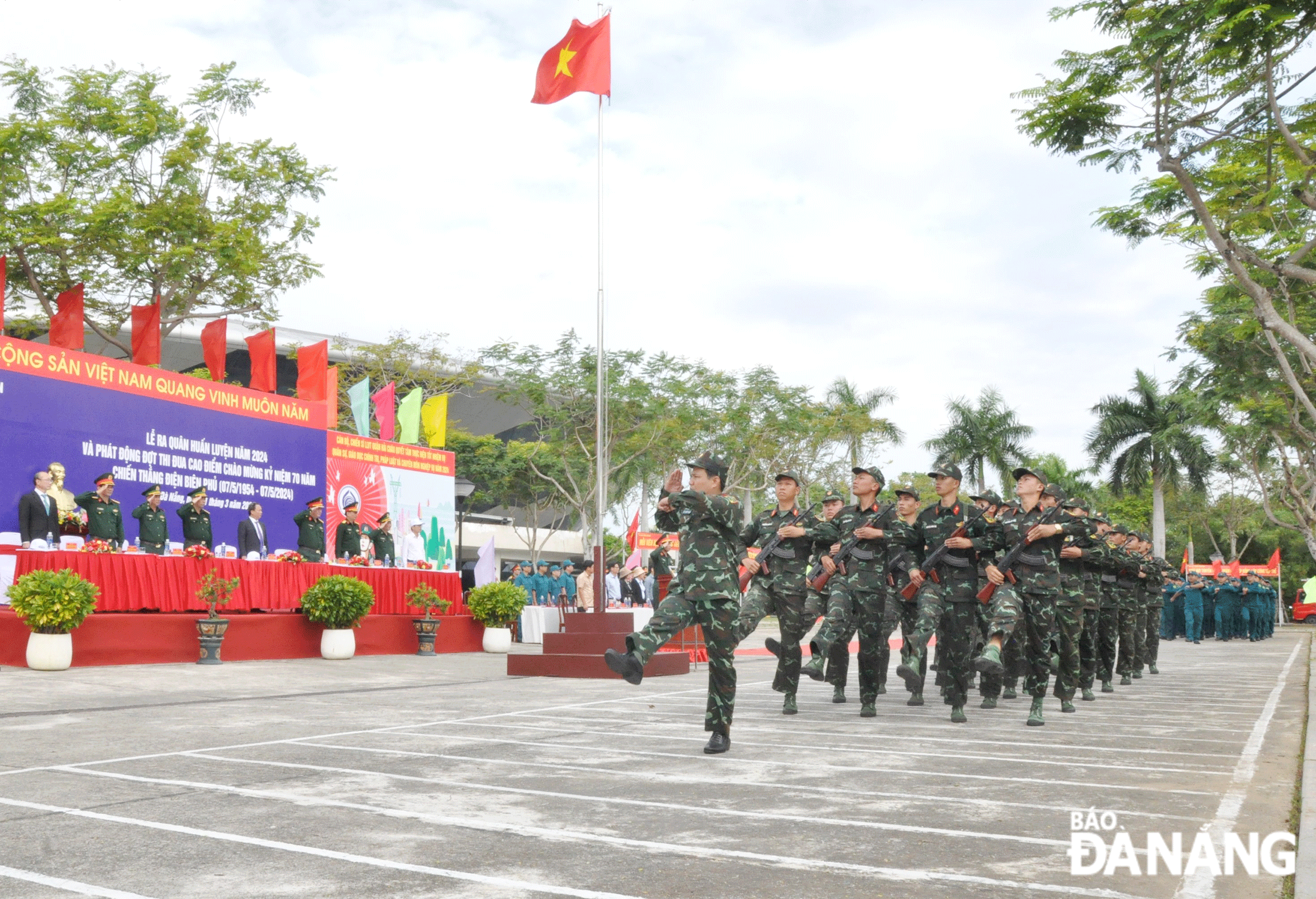 Các đơn vị, địa phương ra quân huấn luyện năm 2024