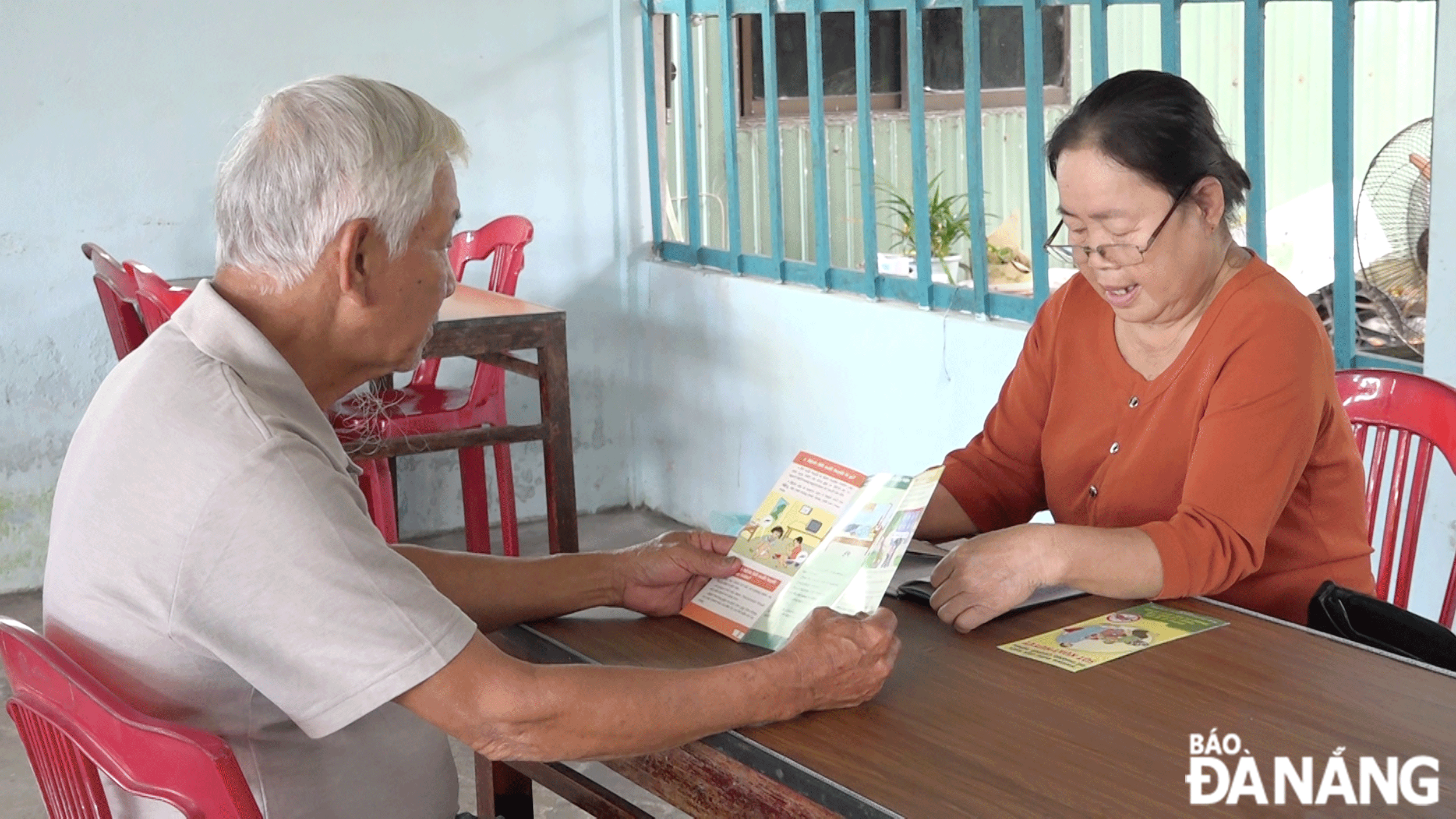 Chị Trinh y tế