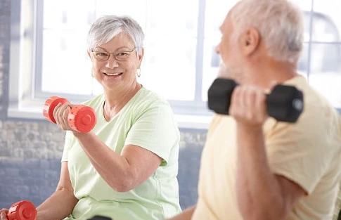 Hướng dẫn chi tiết về bài tập gym an toàn và hiệu quả cho người cao tuổi