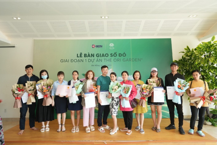 Cư dân The Ori Garden giai đoạn 1 nhận bàn giao sổ hồng (Ảnh: The Ori Garden)