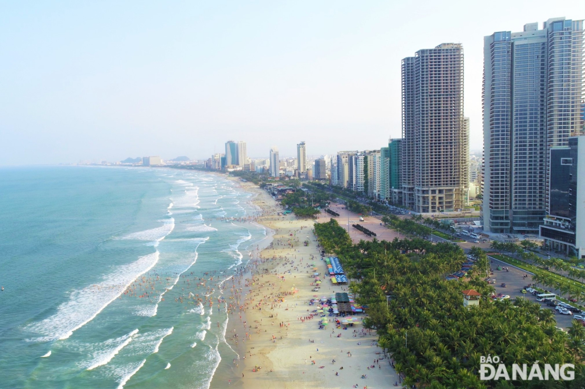 This is the second consecutive time the famous beach of Da Nang has been honoured in the list of top 10 most beautiful beaches in Asia. In 2023, My Khe was the only representative of Viet Nam to be included in the list at the 8th place.