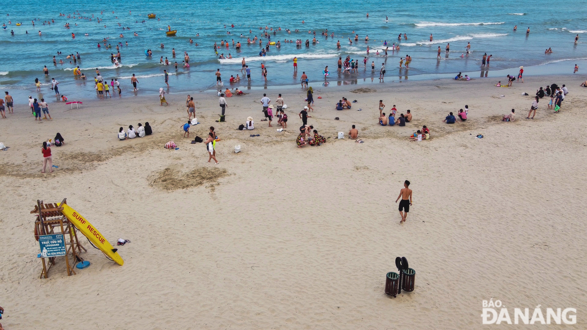 Previously, thư My Khe Beach was voted by many international newspapers such as Forbes and CNN as one of the top beautiful beaches in the world, becoming a must-visit destination in the travel notebooks of tourists when coming to Da Nang.