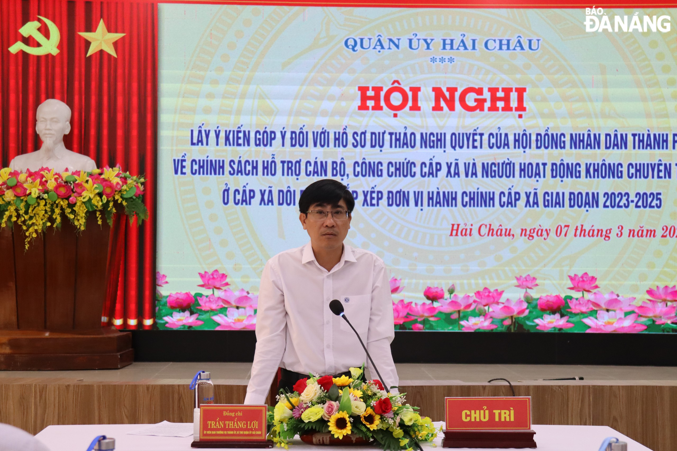 Bí thư Quận ủy Hải Châu Trần Thắng Lợi chủ trì tại hội nghị. Ảnh: TRẦN TRÚC